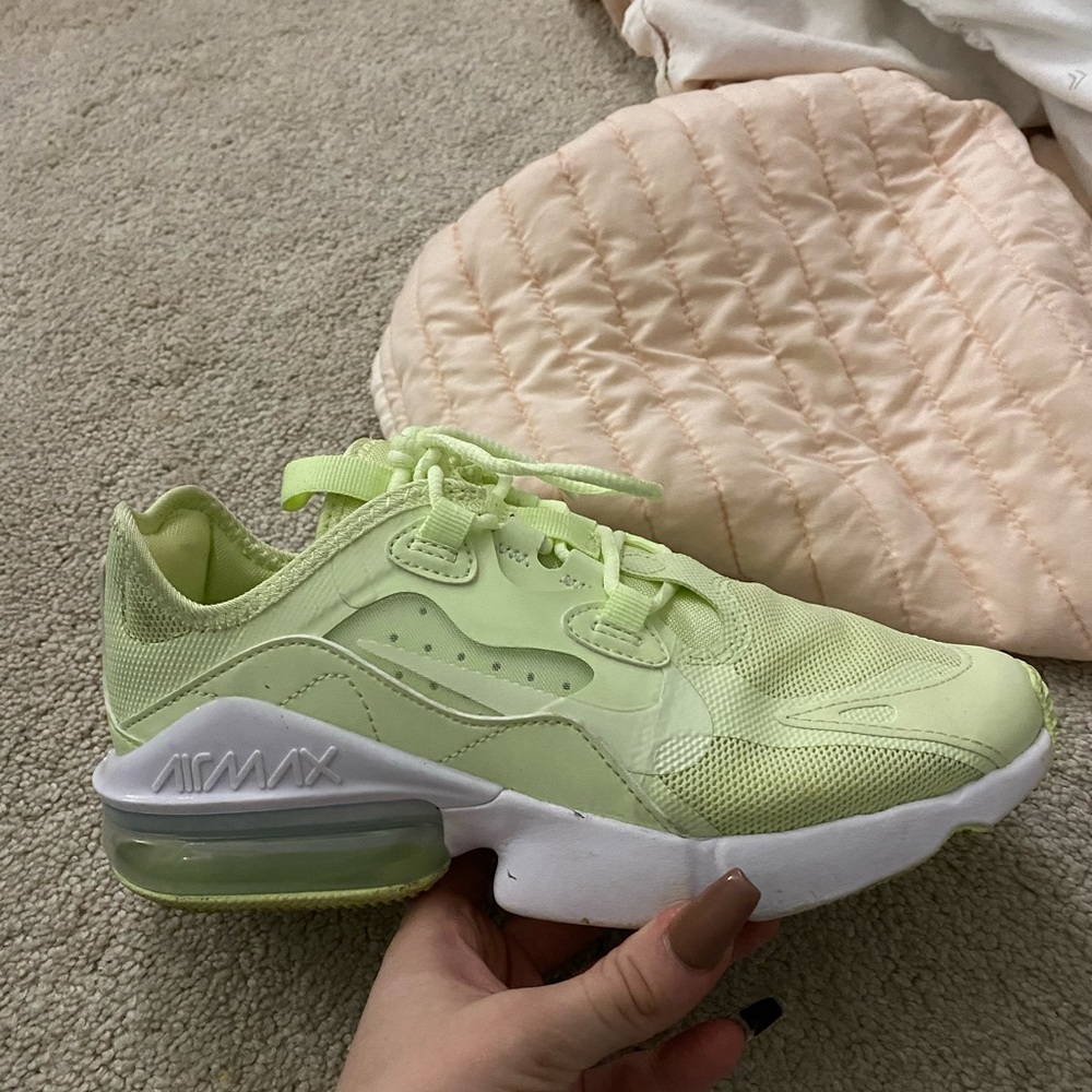 lime green nike air max